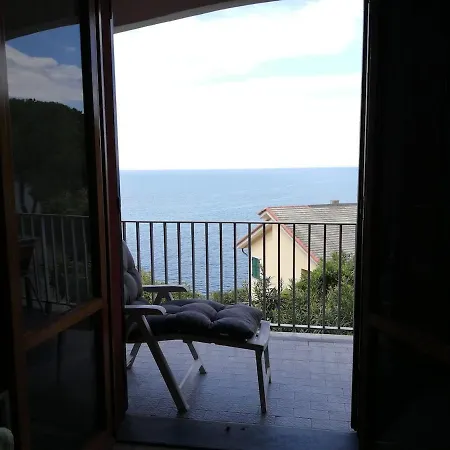 White House With Sea View Apartment *